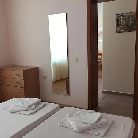 In Fort Noks, Apartamento *
