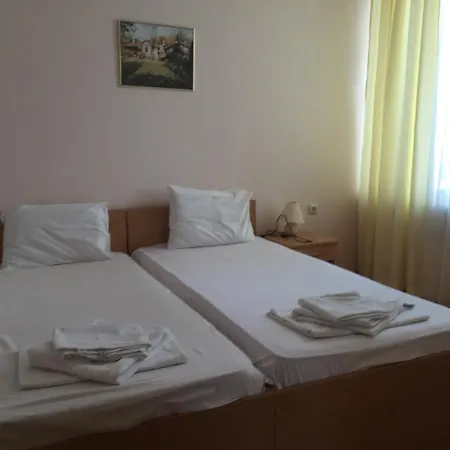 In Fort Noks, * Sveti Vlas